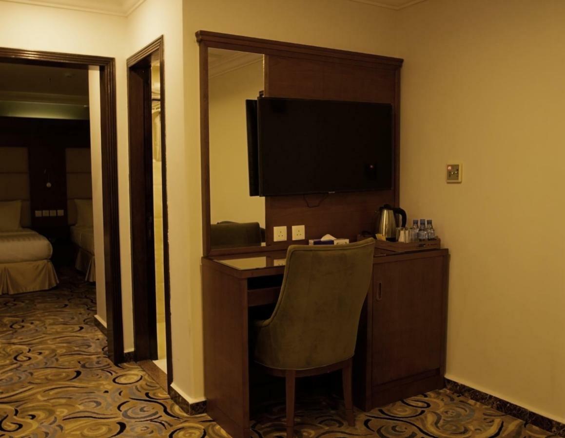Rona Hotel
